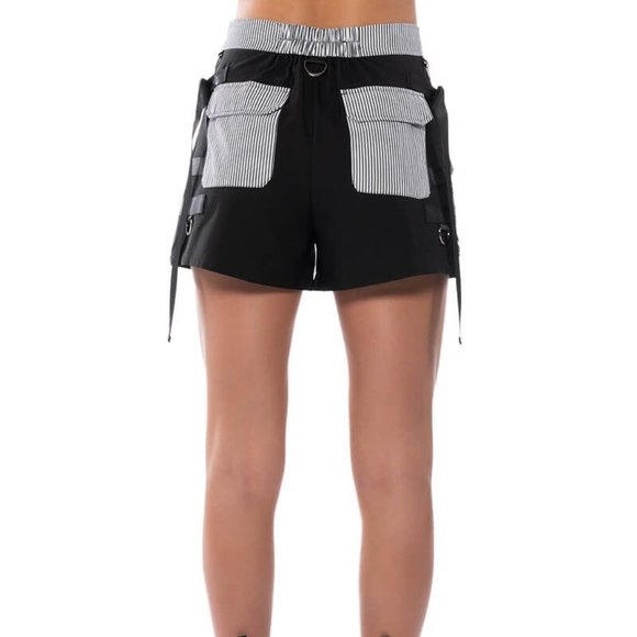 Stasia Land Striped & Buckled Cargo Shorts Plus Size 2X - Picture 5 of 7